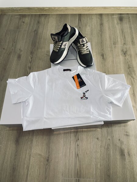 Diverse modele Adidas + tricou calitate 1:1.